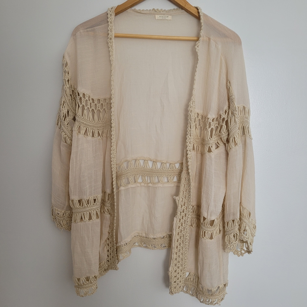 Anthropologie Evelyn K Cream Beige Boho Crochet Trim Kimono Cardigan Festival